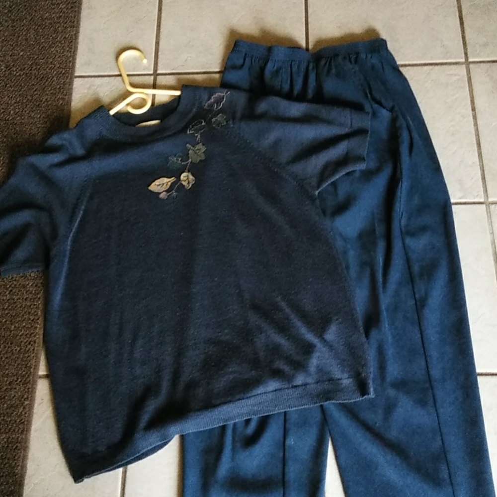 2 PC outfit ; NEVER WORN (NWOT)